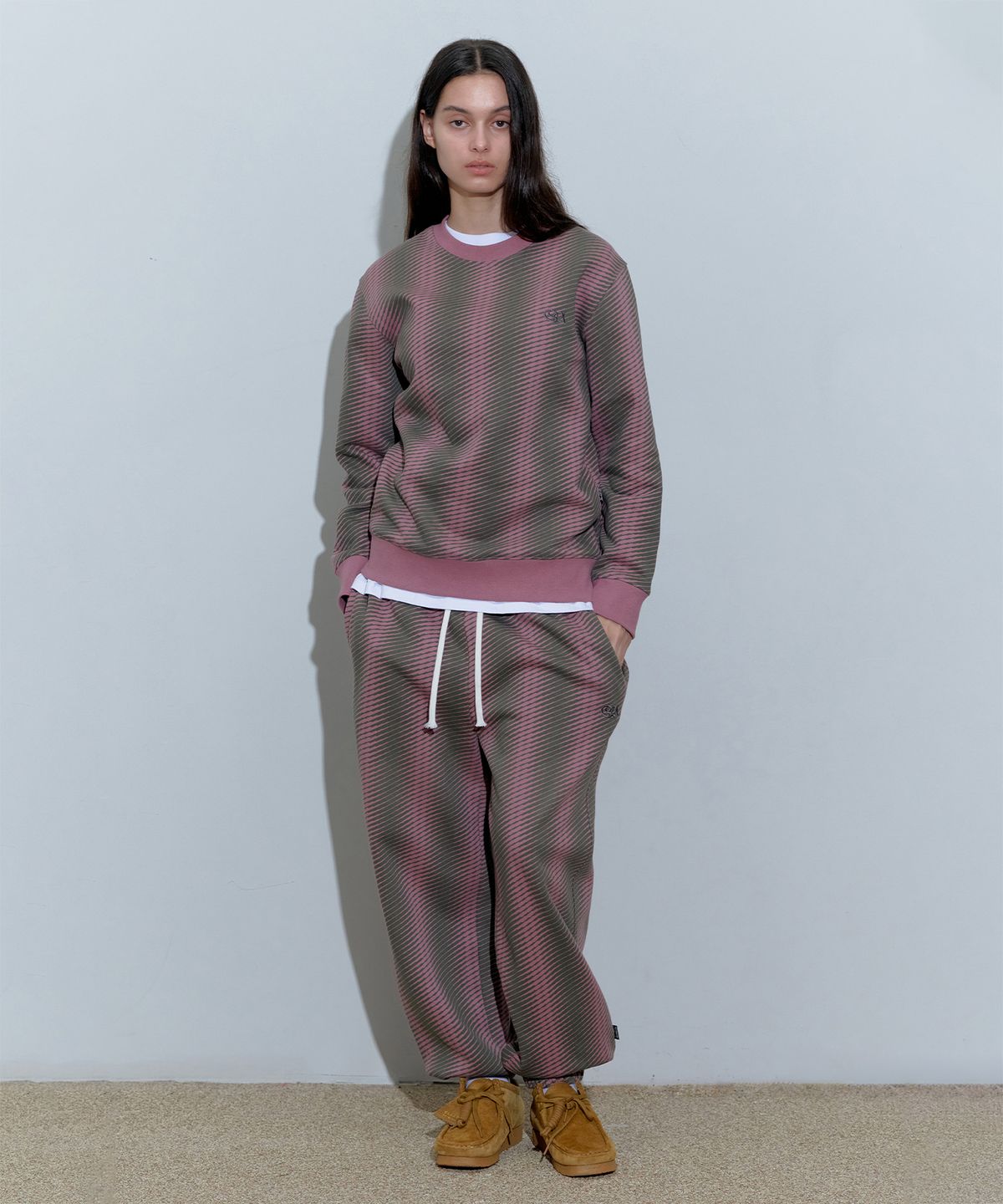 스컬프터(SCULPTOR) Irregular Stripe Sweatshirt Berry/Khaki