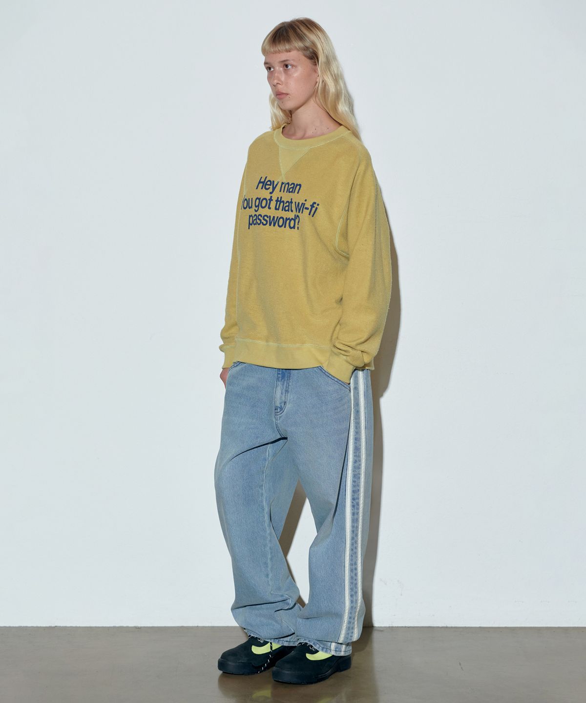 스컬프터(SCULPTOR) Wi-Fi Begger Sweatshirt Mustard
