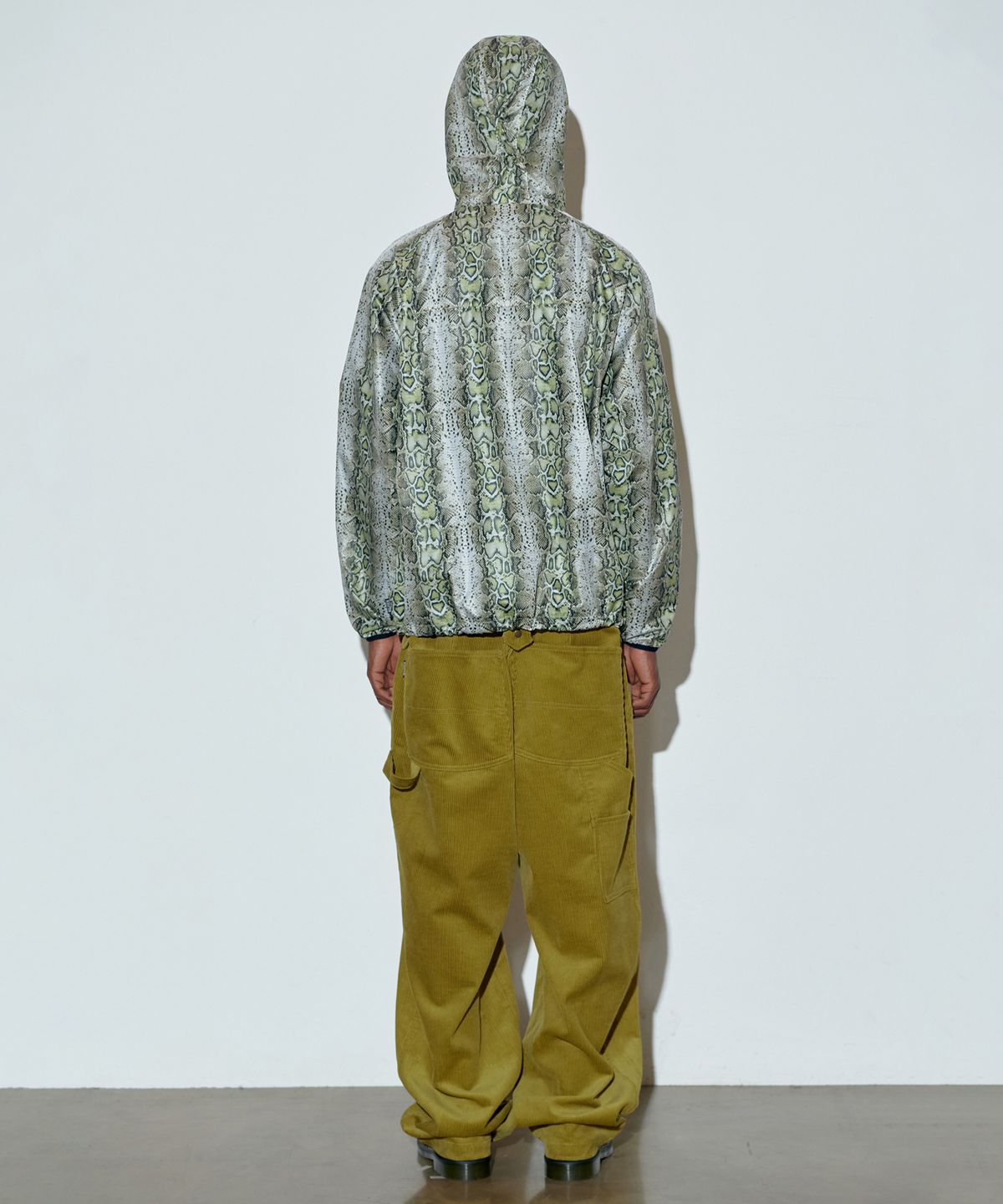 스컬프터(SCULPTOR) Glossy Patterned Anorak Pullover Green