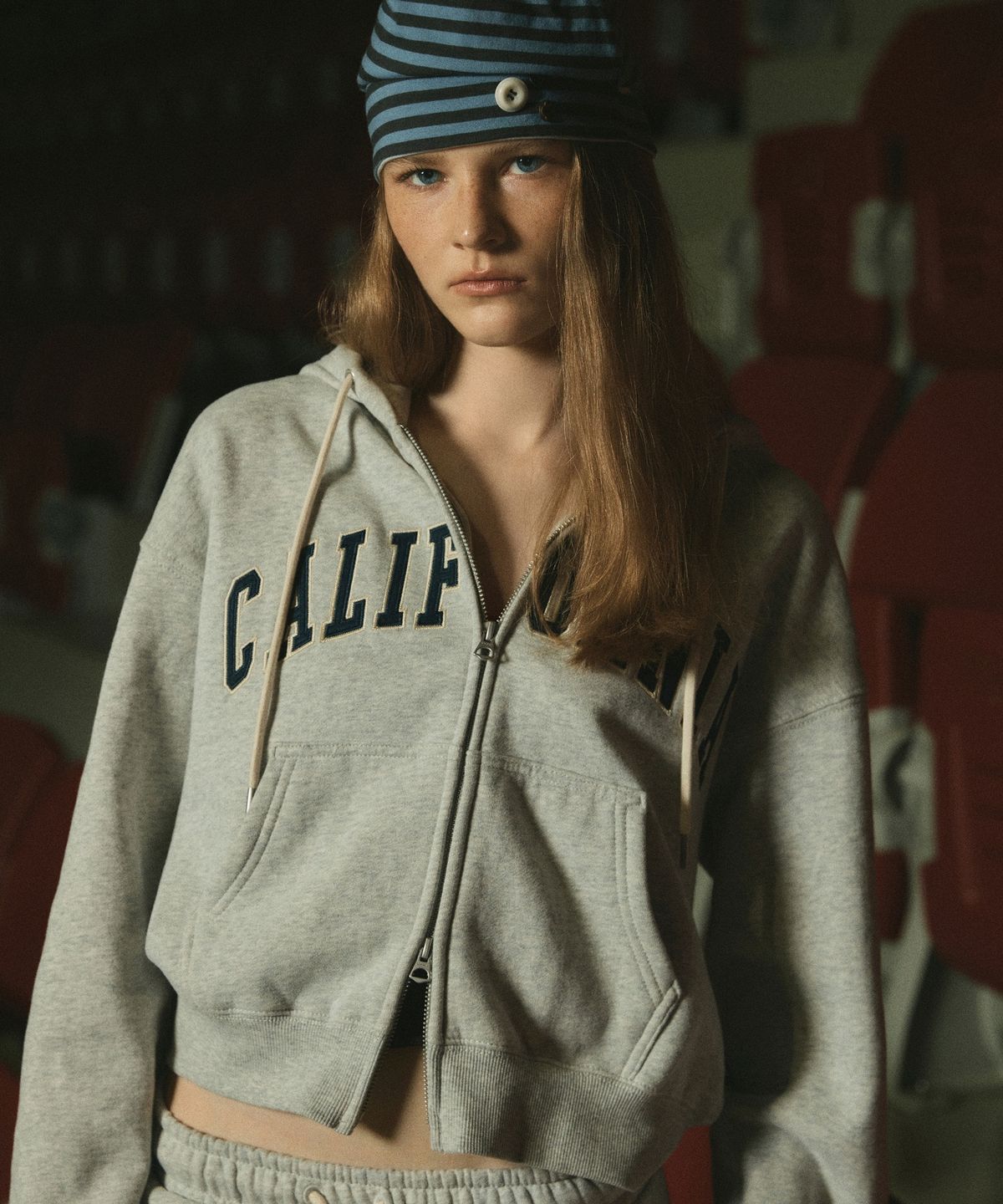 후아유(WHO.A.U) Signature Patch Hood Zip-up(F) / WHMZG4911F