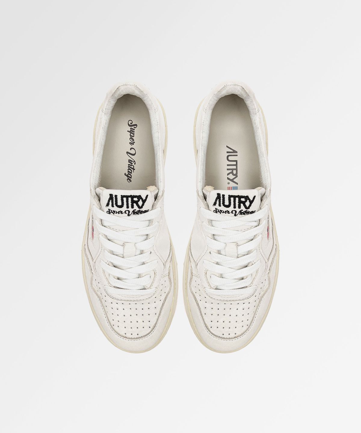 오트리(AUTRY) 메달리스트 빈티지 고트스킨 스니커즈 White