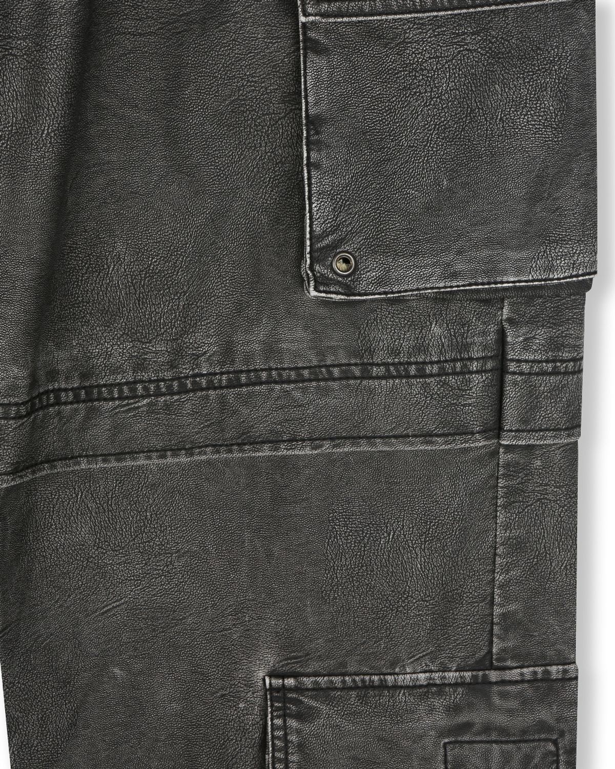 비슬로우(BESLOW) WASHED LEATHER MULTI CARGO PANTS FADE BLACK