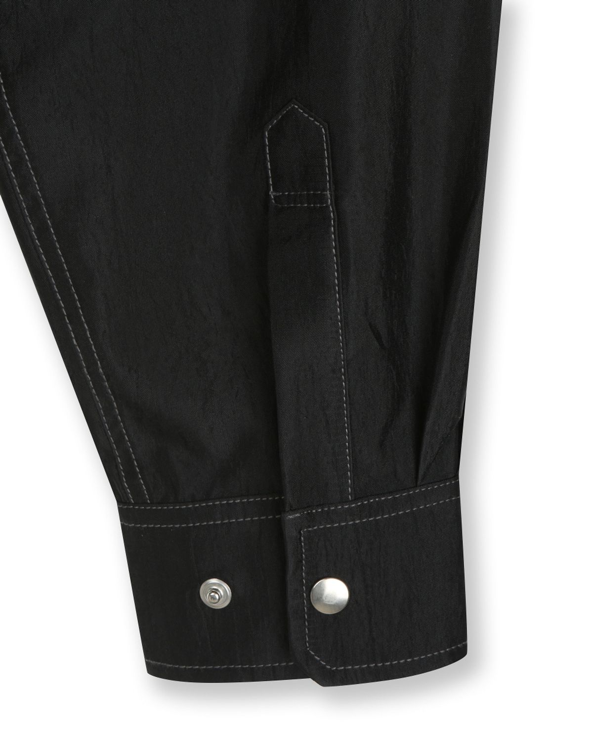 비슬로우(BESLOW) UNBALANCED POCKET ZIP-UP SHIRKET BLACK