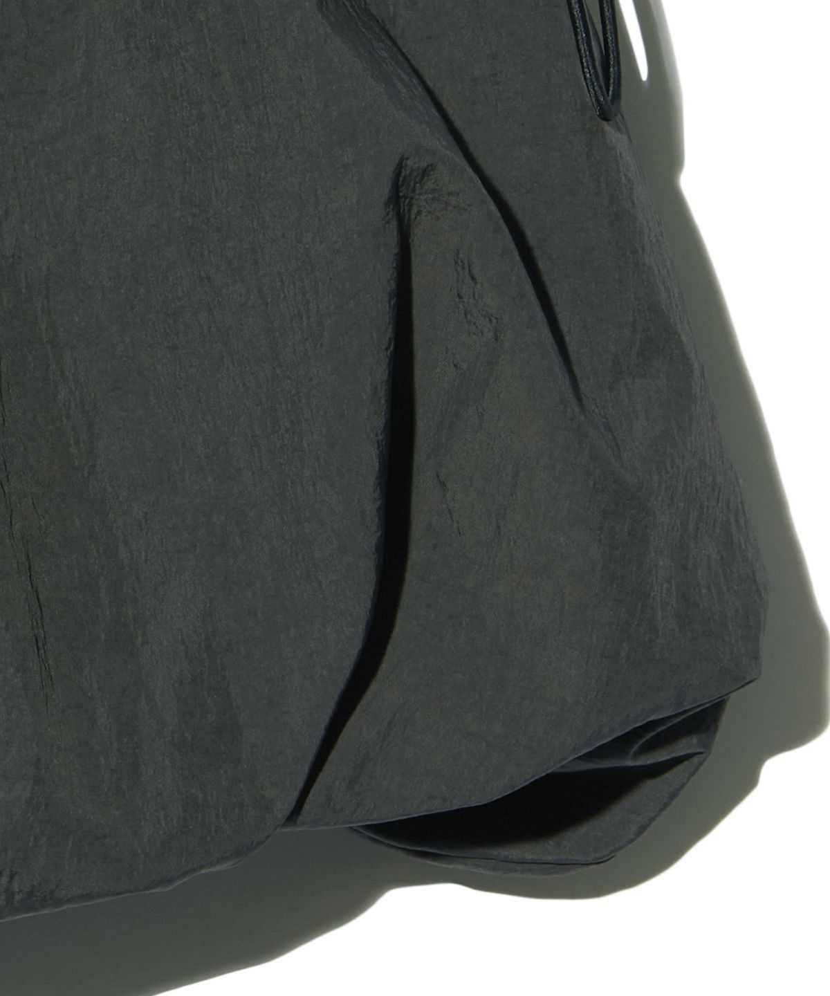 피스메이커(PIECE MAKER) NYLON SHIRRING PUMPKIN SKIRT (CHARCOAL)