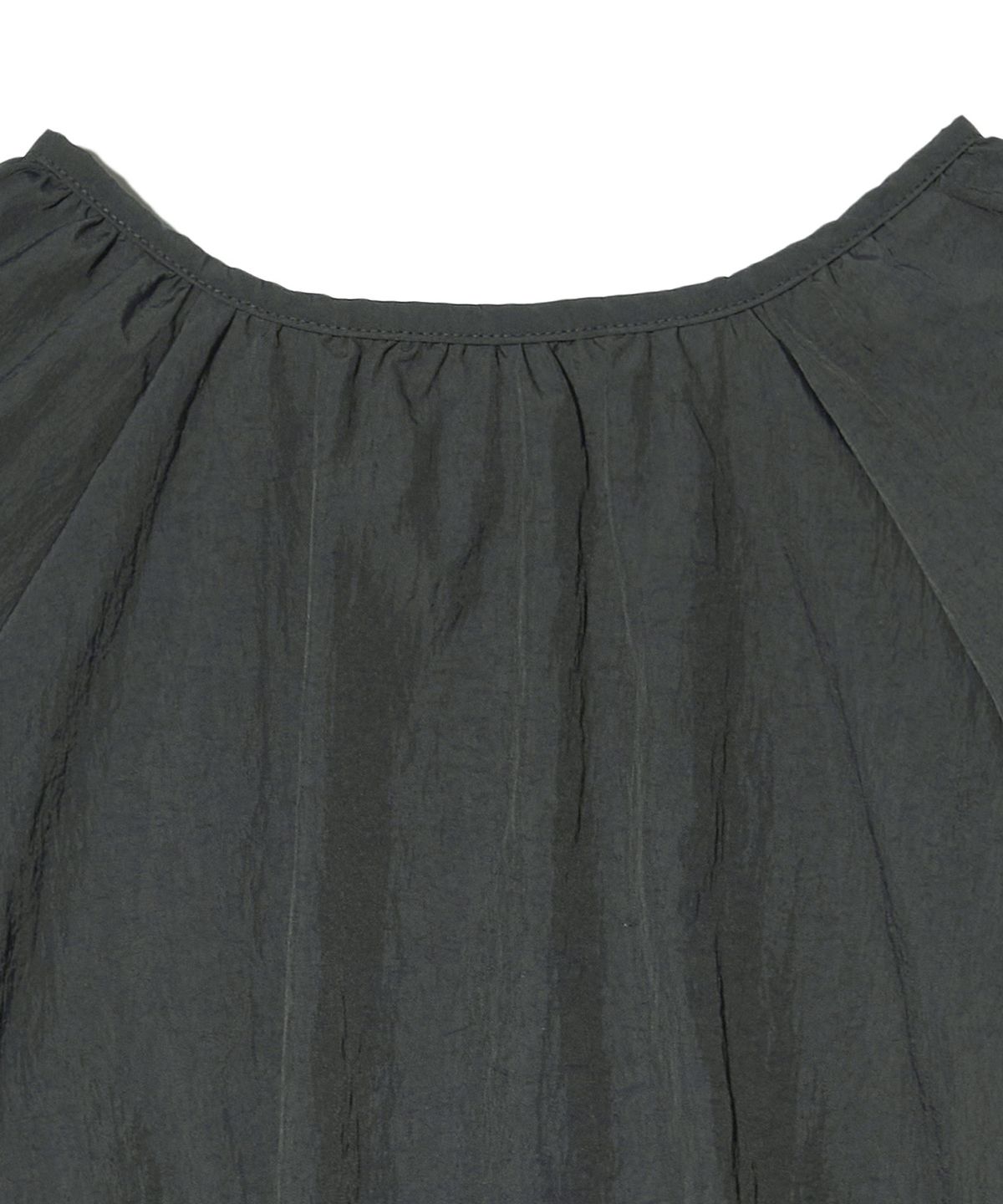 피스메이커(PIECE MAKER) NYLON SHIRRING WARM UP CREW (CHARCOAL)