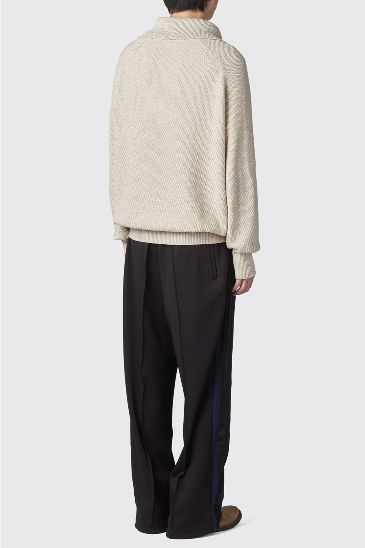 해칭룸(HATCHINGROOM) Vase Neck Knit Sand