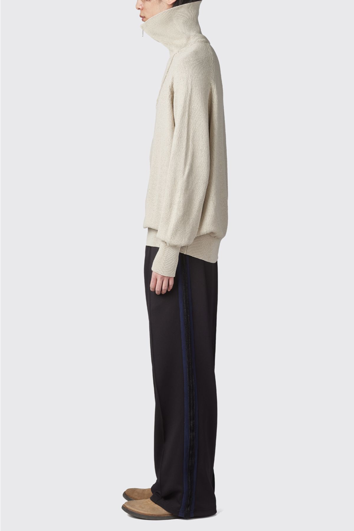 해칭룸(HATCHINGROOM) Vase Neck Knit Sand