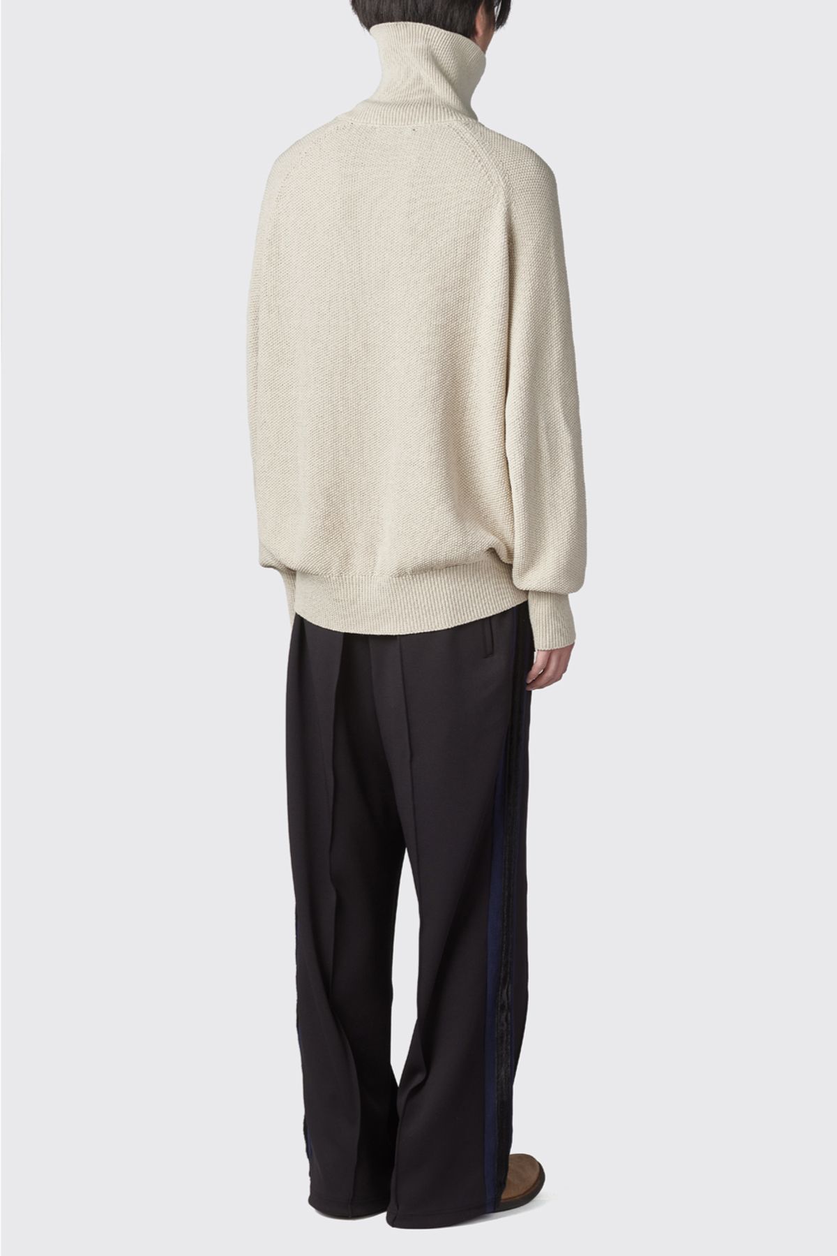 해칭룸(HATCHINGROOM) Vase Neck Knit Sand