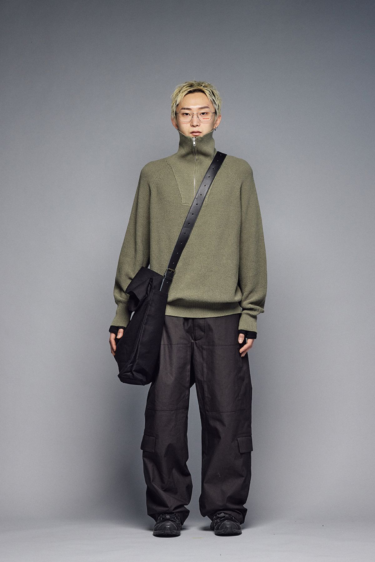 해칭룸(HATCHINGROOM) Vase Neck Knit Sand