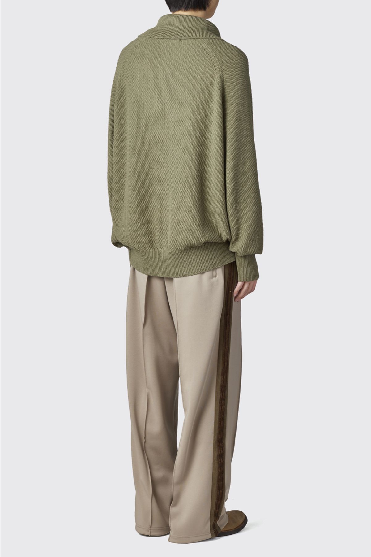 해칭룸(HATCHINGROOM) Vase Neck Knit Olive