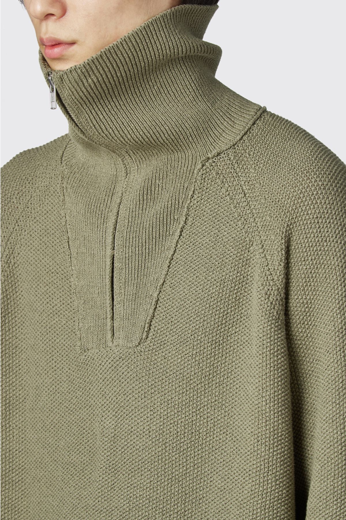 해칭룸(HATCHINGROOM) Vase Neck Knit Olive