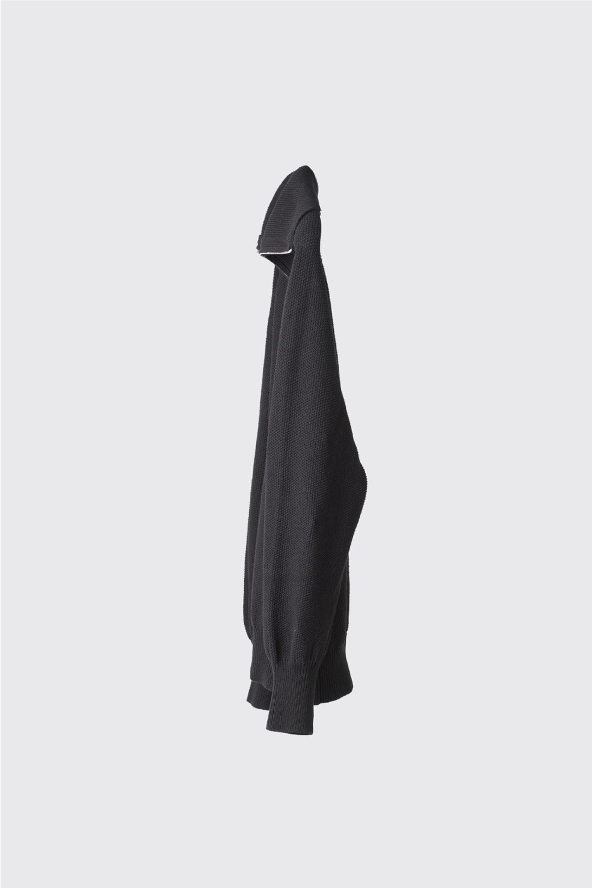 해칭룸(HATCHINGROOM) Vase Neck Knit Black