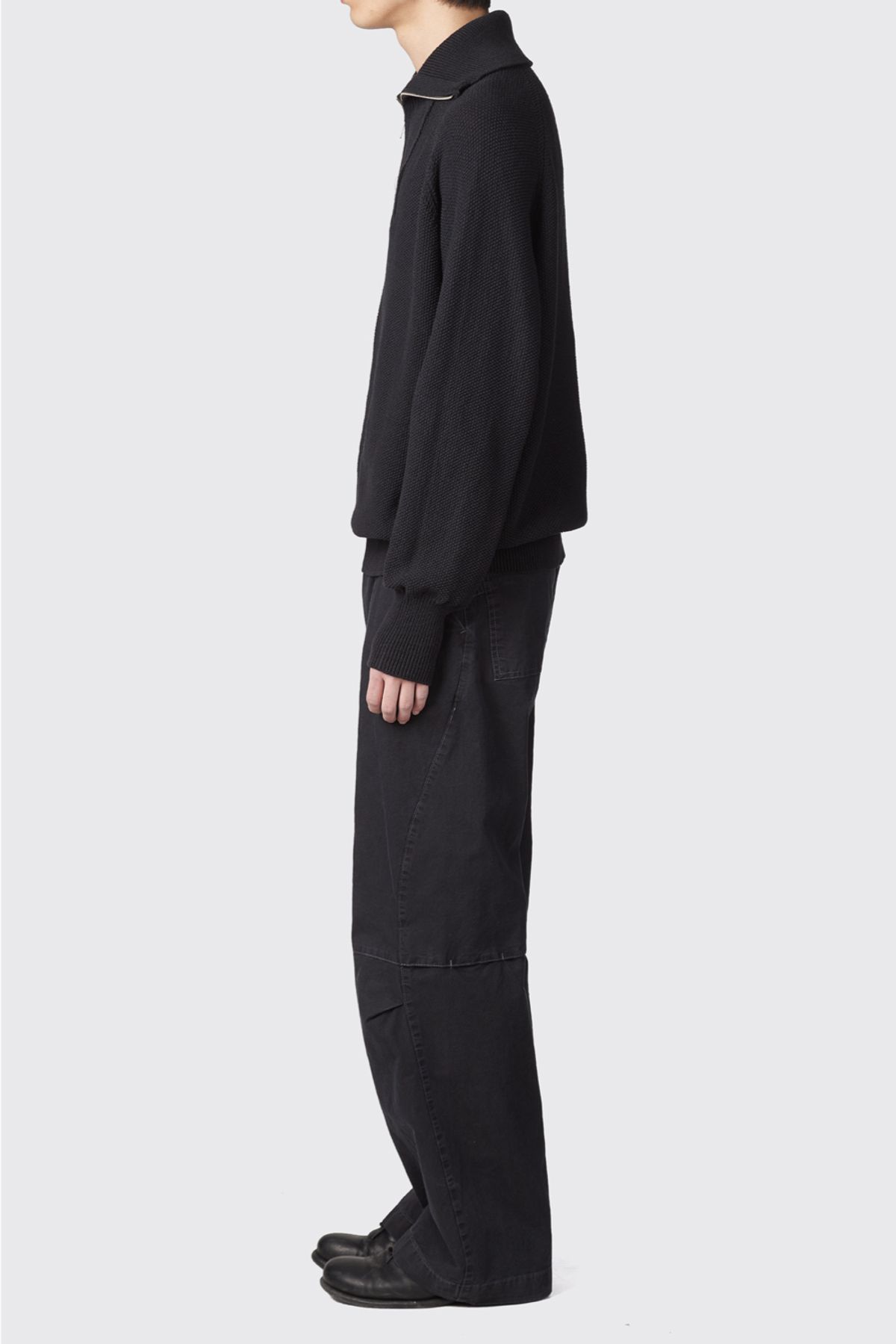 해칭룸(HATCHINGROOM) Vase Neck Knit Black
