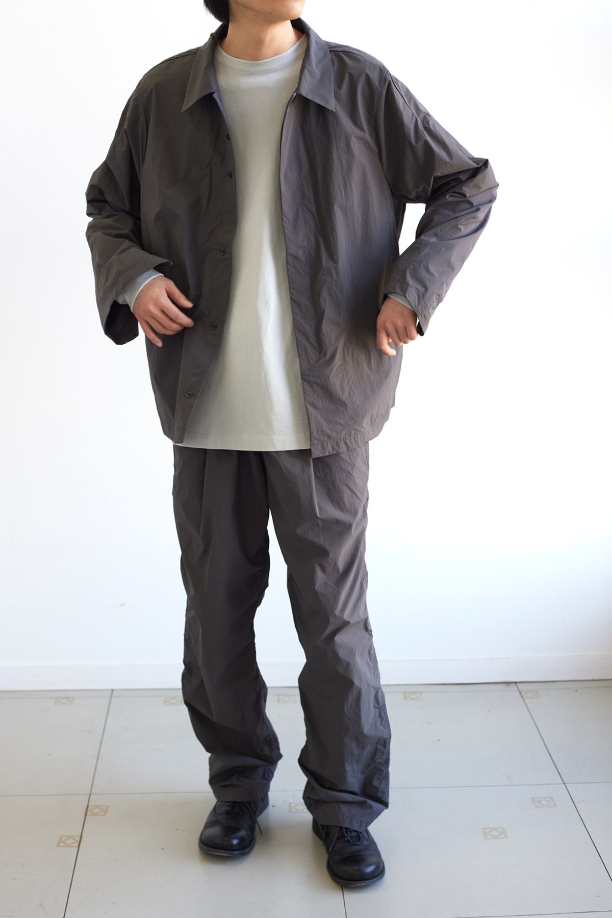 해칭룸(HATCHINGROOM) Uniform Jacket Charcoal