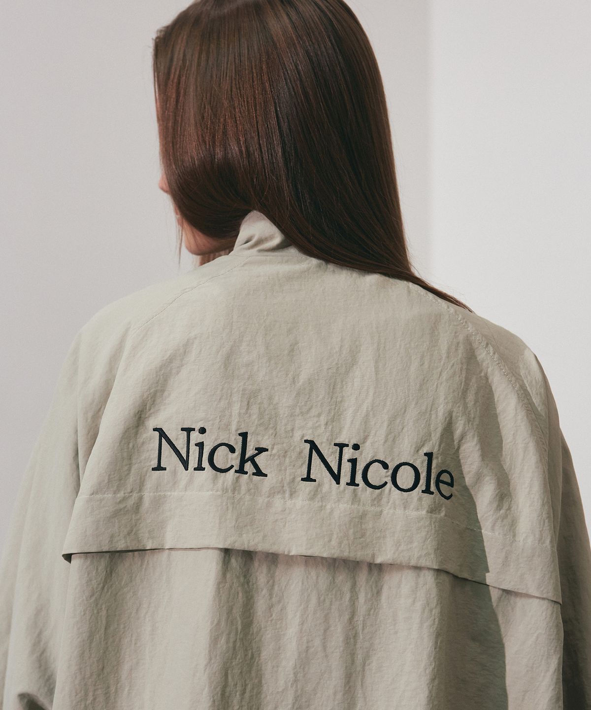닉앤니콜(NICK&NICOLE) NICOLE STRING WINDBREAKER_BEIGE