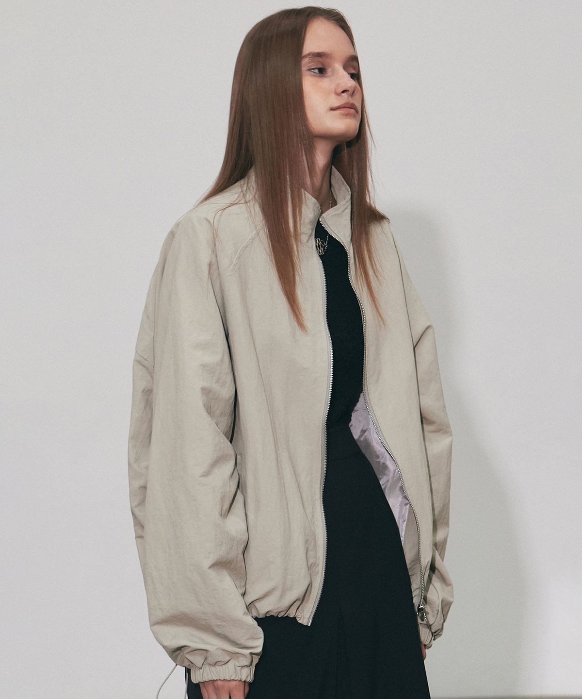 닉앤니콜(NICK&NICOLE) NICOLE STRING WINDBREAKER_BEIGE