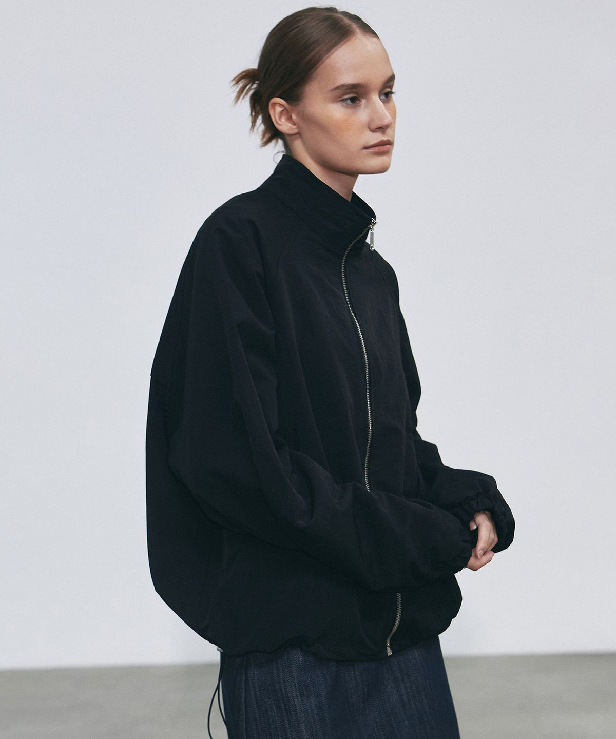닉앤니콜(NICK&NICOLE) NICOLE STRING WINDBREAKER_BLACK