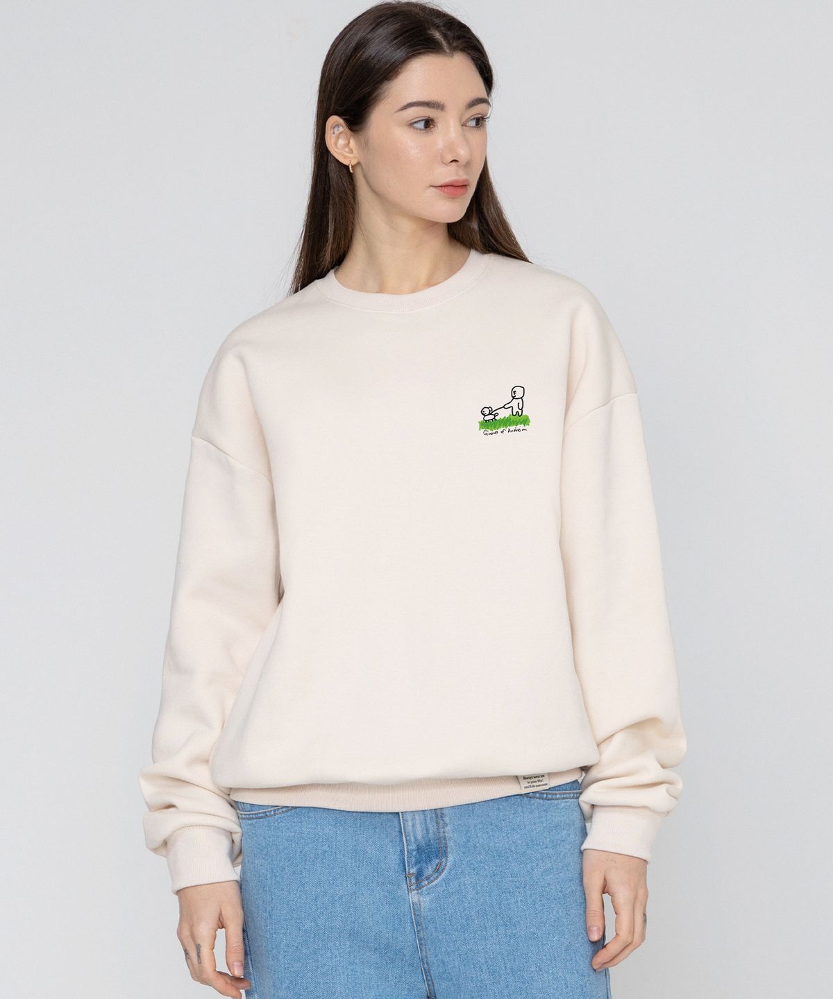 그레이버(GRAVER) [UNISEX]휴먼 퍼피 워크 백로고 맨투맨_크림