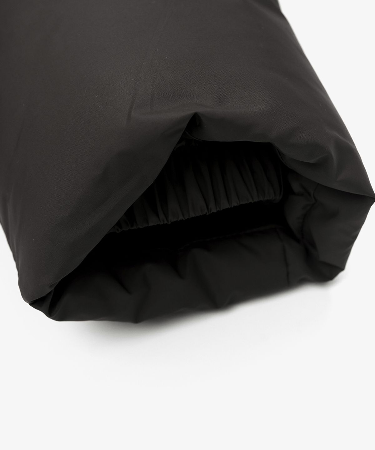 토피(TOFFEE) 논 퀼팅 크롭 패딩 점퍼 (BLACK)