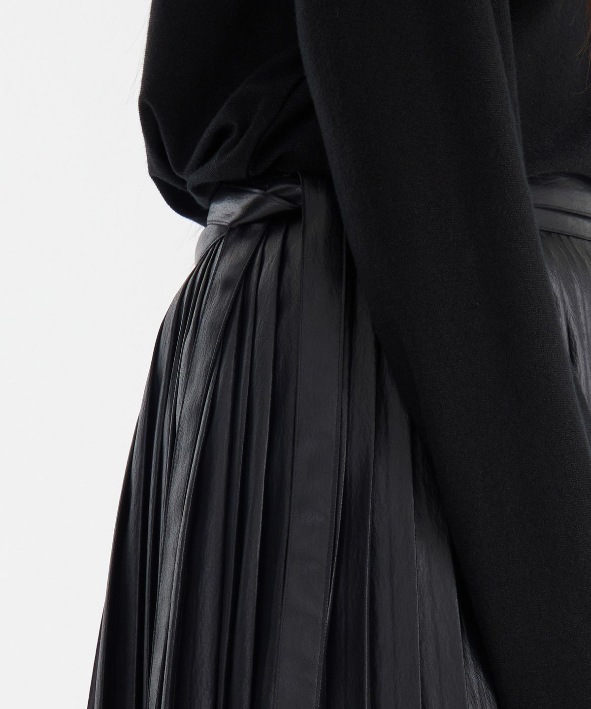 유스(YOUTH) Metalic Ballerina Skirt - Black