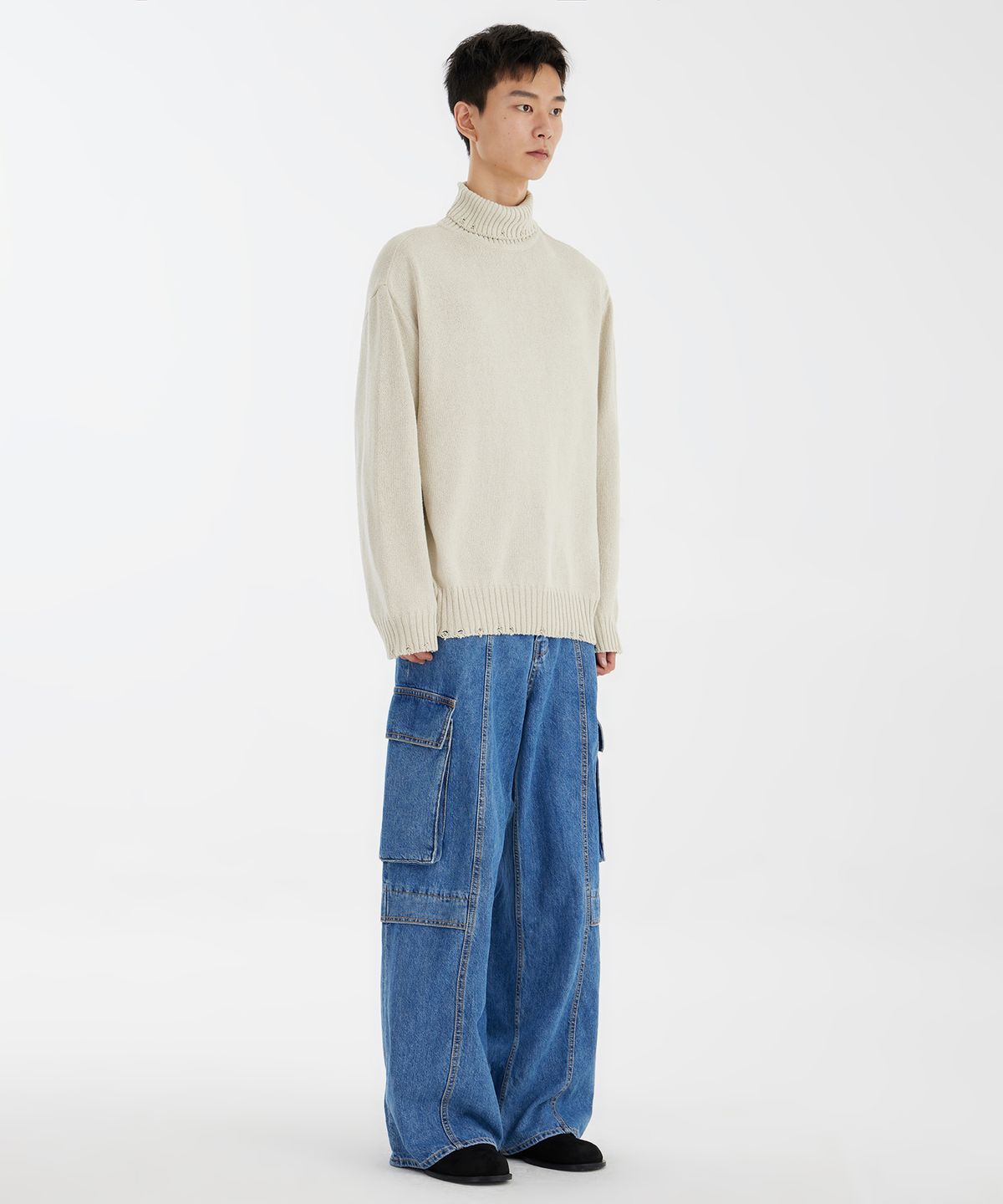 유스(YOUTH) Damaged Rip Turtleneck T-shirt - Ivory