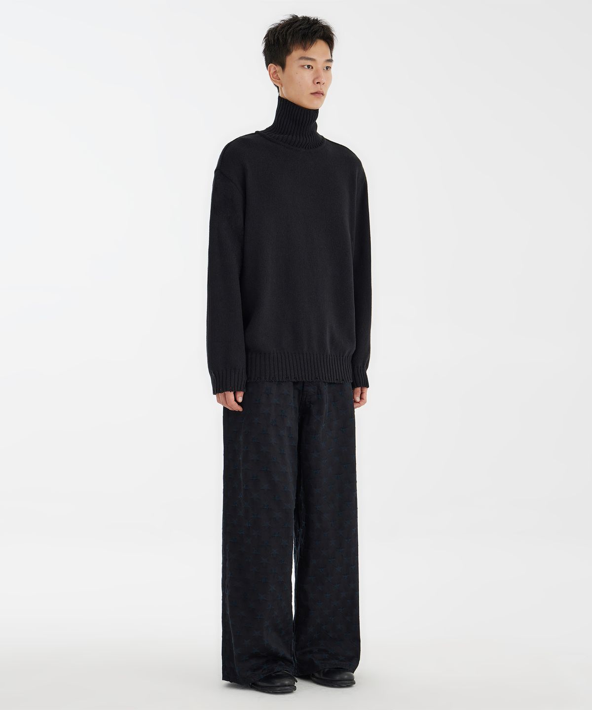 유스(YOUTH) Damaged Rip Turtleneck T-shirt - Black