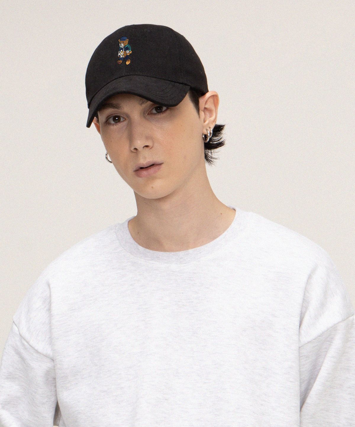 그레이버(GRAVER) [UNISEX]데이지부케 베어 자수 볼캡_블랙