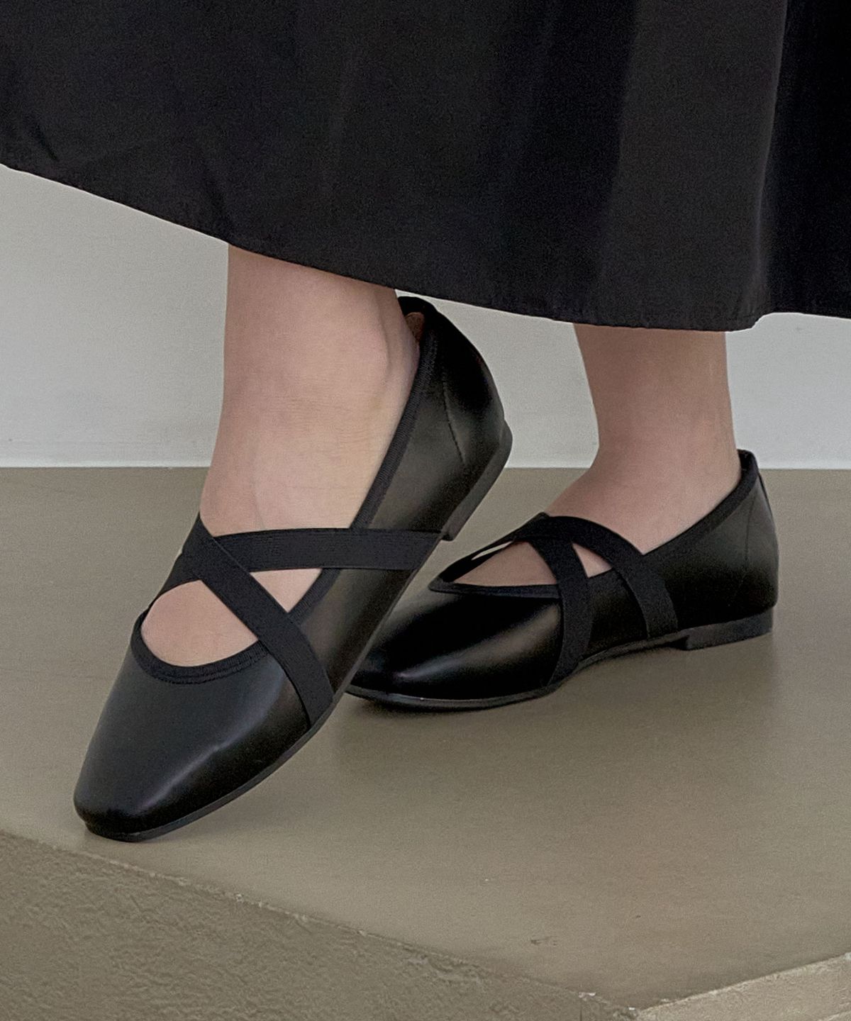 슈하이(SHOEHI) 무신사 에디션 로라 X 발레리나 플랫 F2224(3Colors)