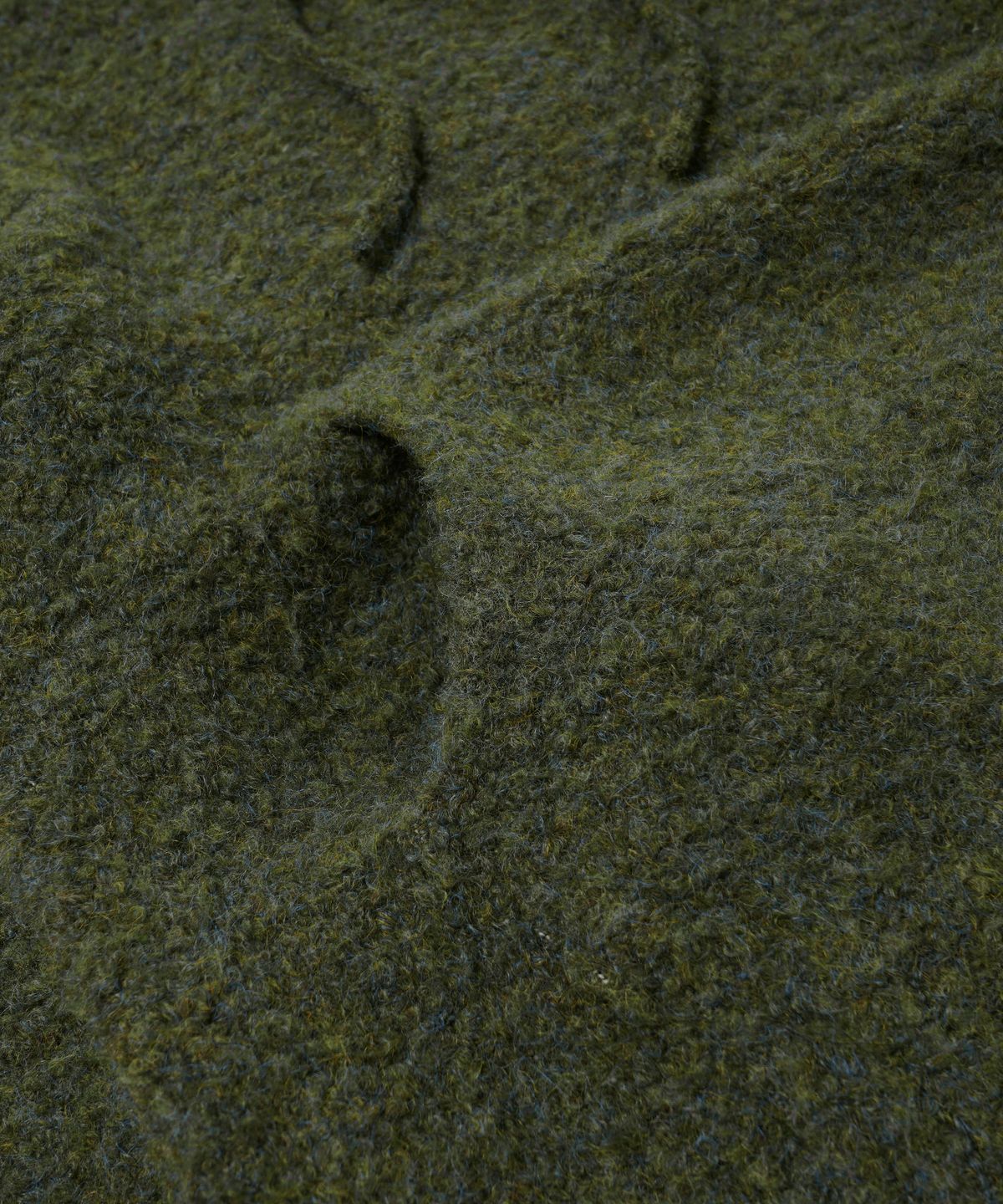 프리즘웍스(FRIZMWORKS) WAVE BOUCLE KNIT HOODY _ OLIVE