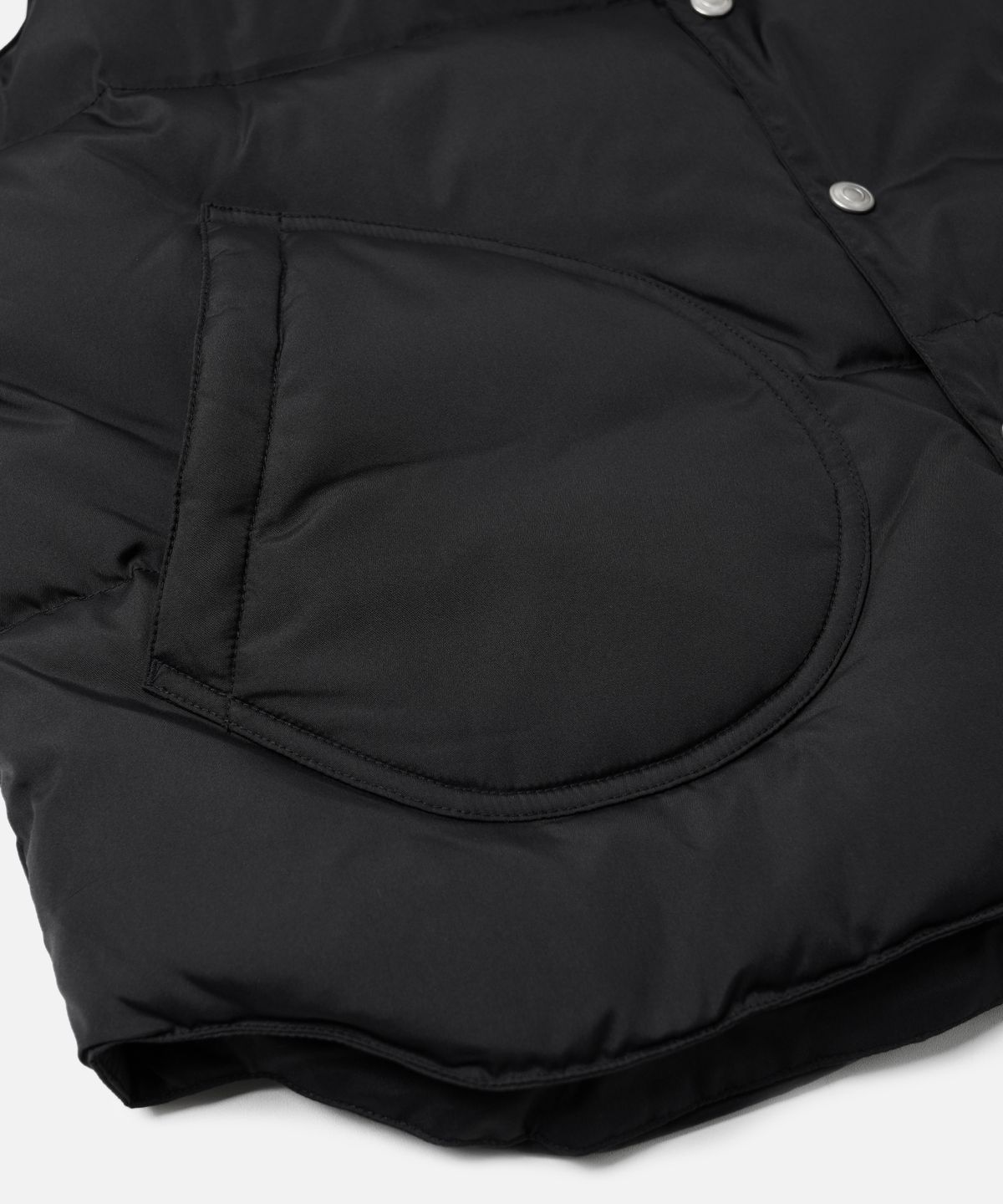 프리즘웍스(FRIZMWORKS) MOUNTAIN DOWN VEST _ BLACK