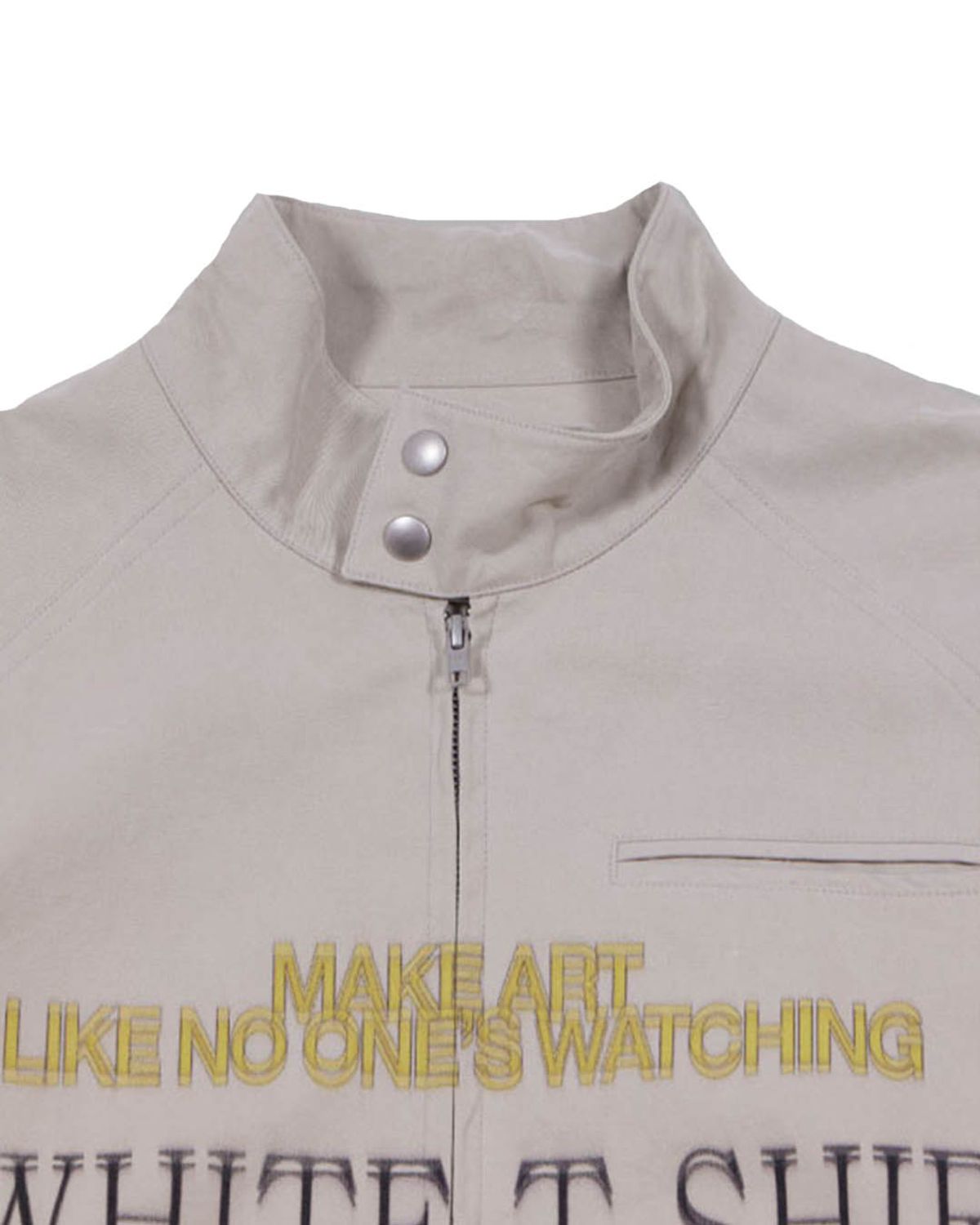 더뮤지엄비지터(THEMUSEUMVISITOR) LETTERING PRINTED COTTON BLOUSON (BEIGE)