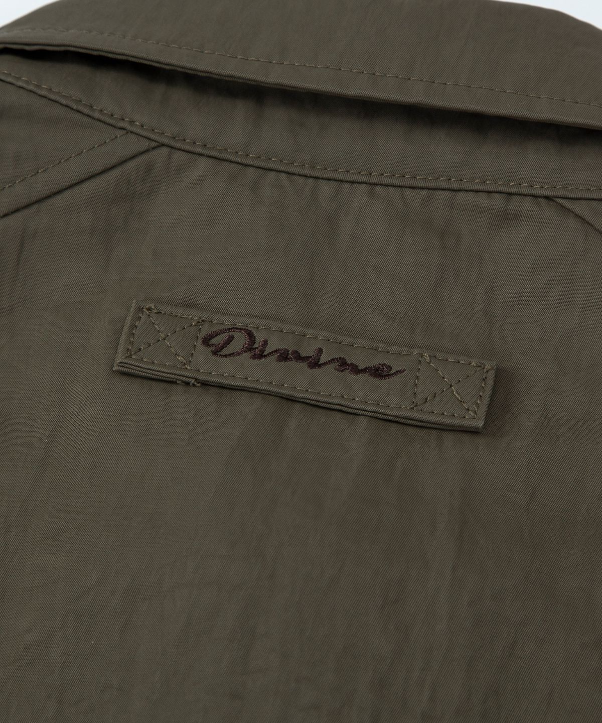 디바인디스턴스(DIVINE DISTANCE) 나일론 래글런 셔츠 [카키]
