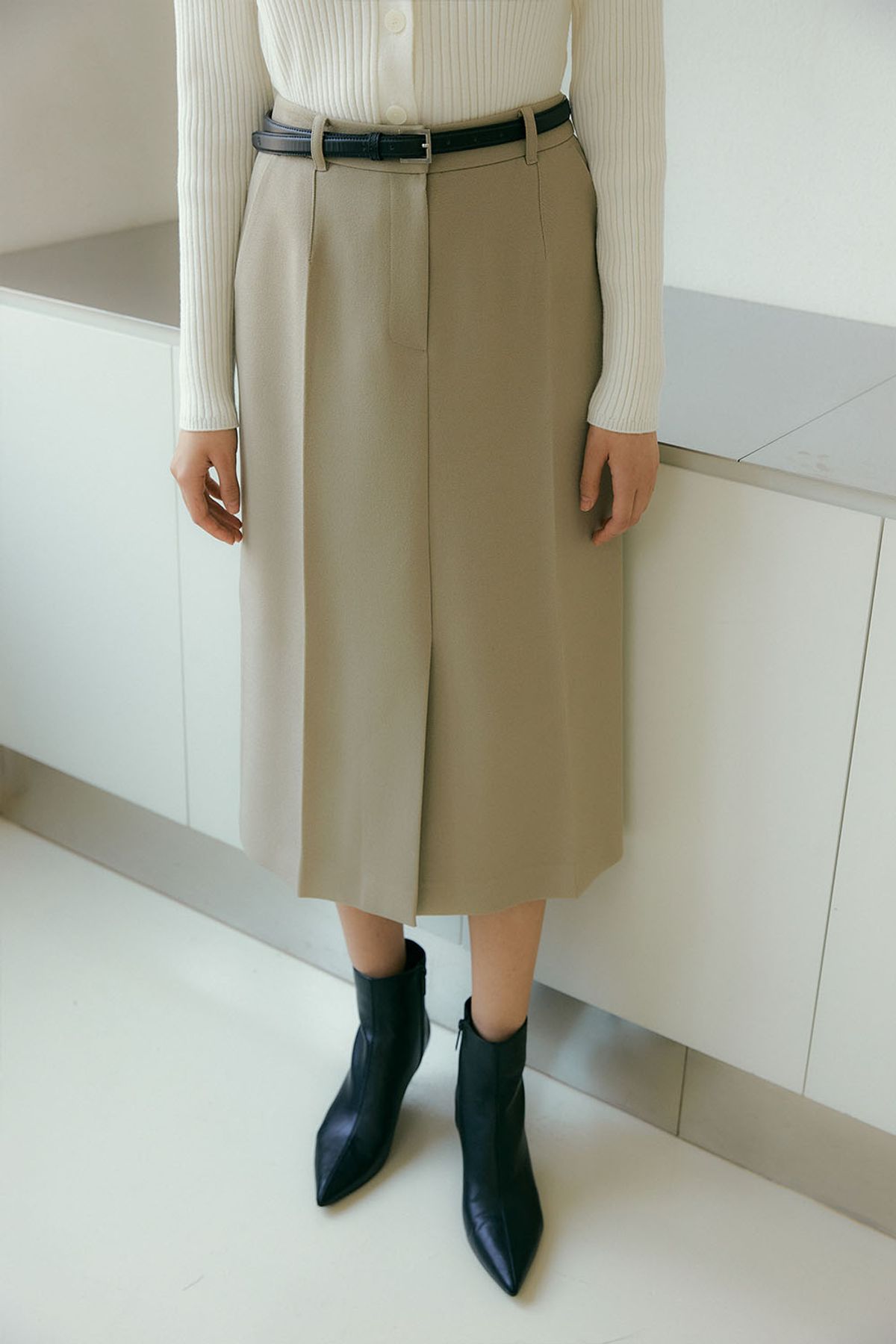 더페니(THE PENNY) BASIC SLIT SKIRT