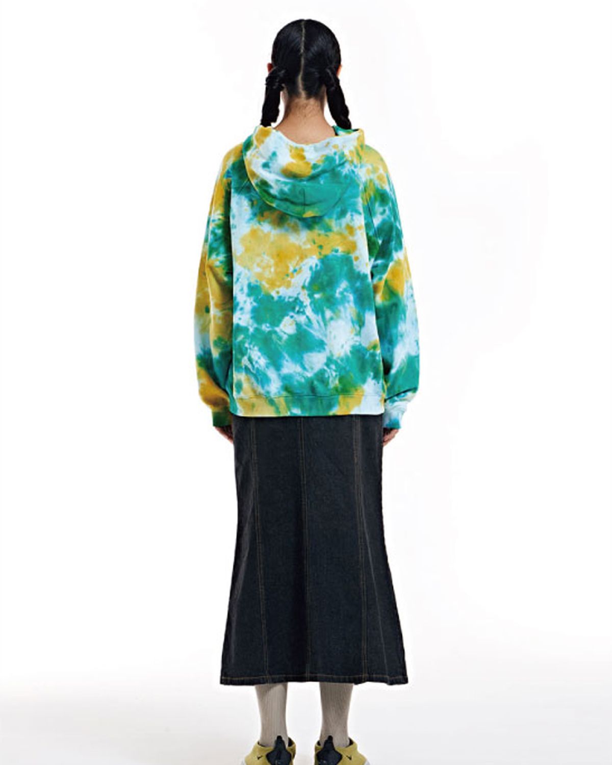 더뮤지엄비지터(THEMUSEUMVISITOR) LETTERING PRINTED TIE DYEING HOODY (GREEN)