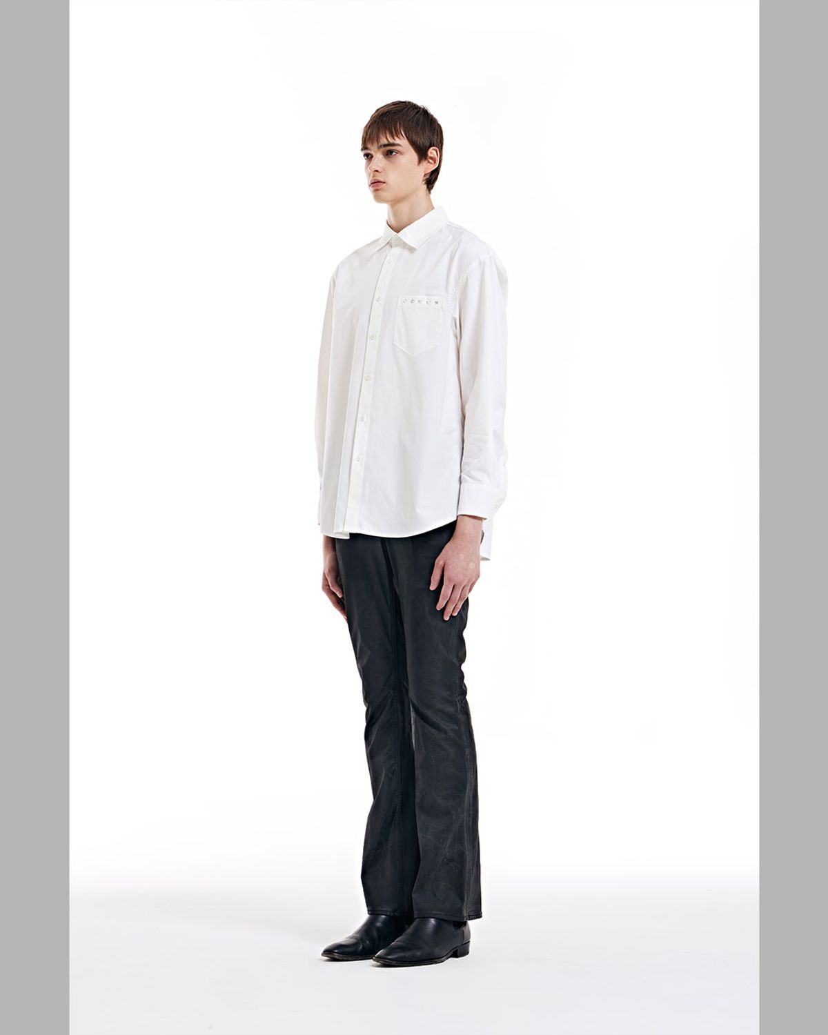 더뮤지엄비지터(THEMUSEUMVISITOR) FIVE STAR STUD POCKET SHIRTS (WHITE)