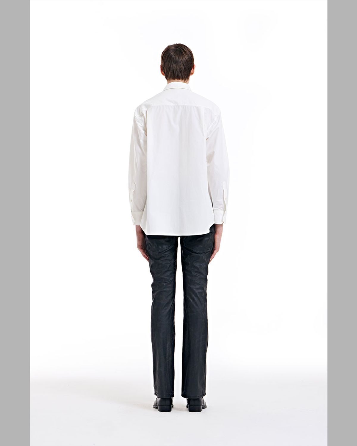 더뮤지엄비지터(THEMUSEUMVISITOR) FIVE STAR STUD POCKET SHIRTS (WHITE)