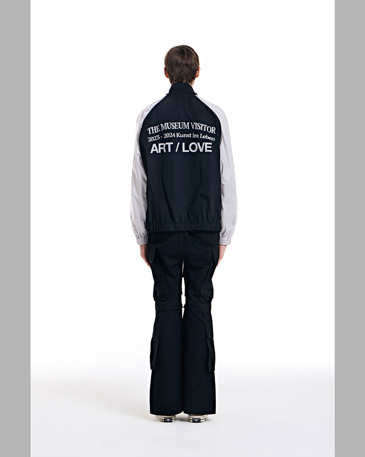 더뮤지엄비지터(THEMUSEUMVISITOR) TEN FLAP POCKET BOOTSCUT CARGO PANTS (BLACK)