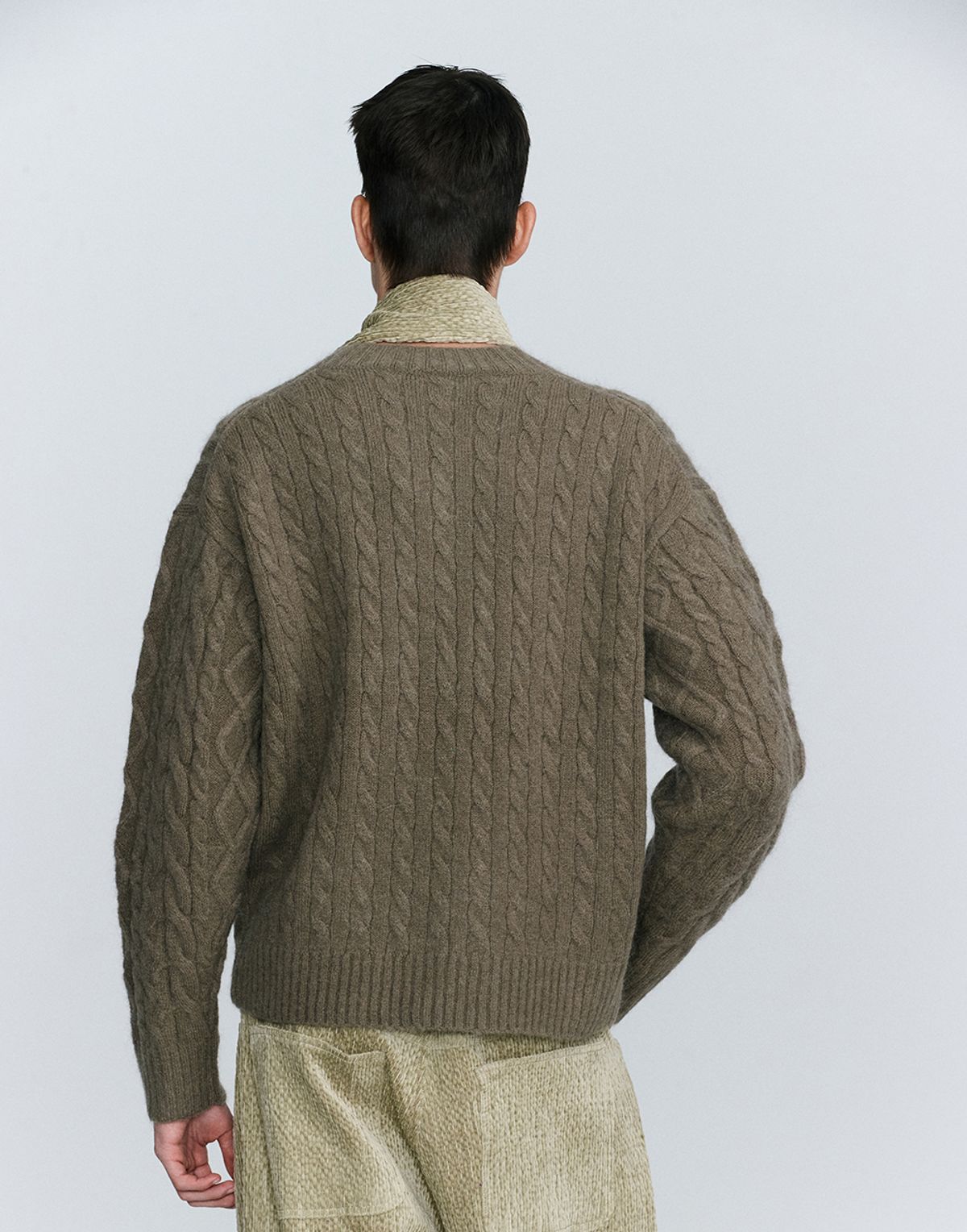 호이테(HEUTE) KID MOHAIR SIGNATURE V NECK  (KHAKI)