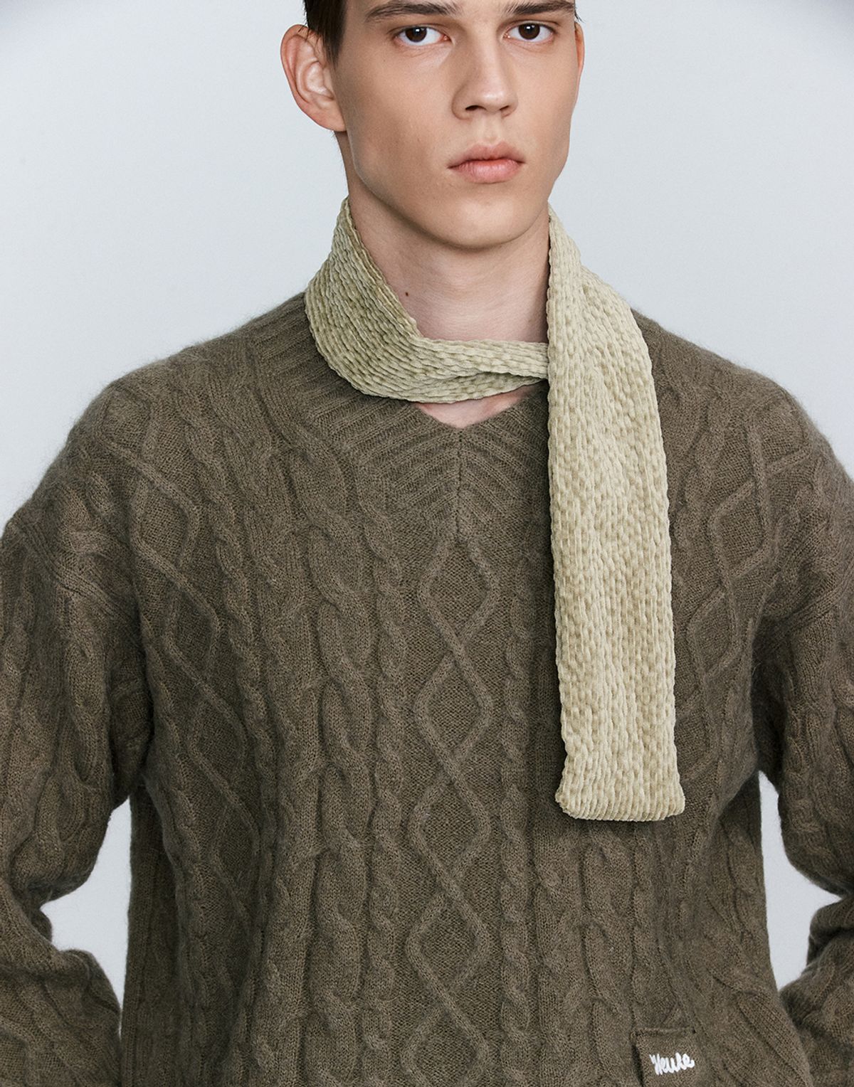 호이테(HEUTE) KID MOHAIR SIGNATURE V NECK  (KHAKI)