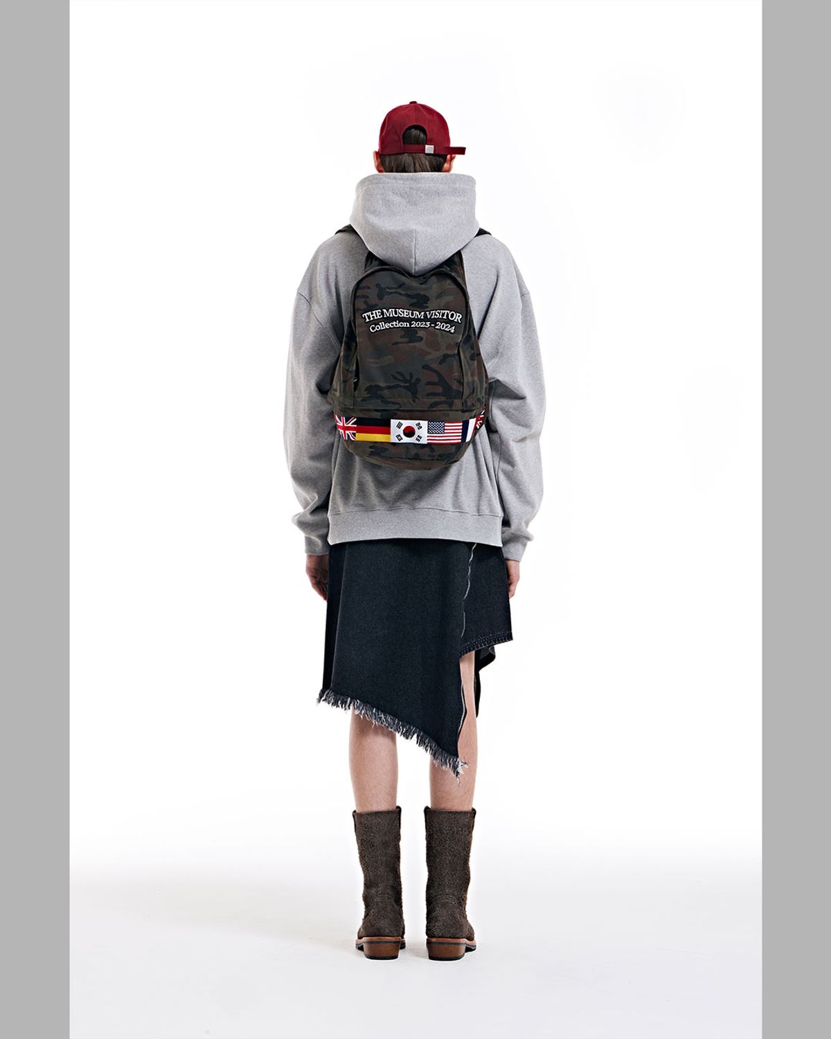 더뮤지엄비지터(THEMUSEUMVISITOR) DIAGONAL ZIPPER DETAILED WASHED DENIM SKIRT (BLACK)