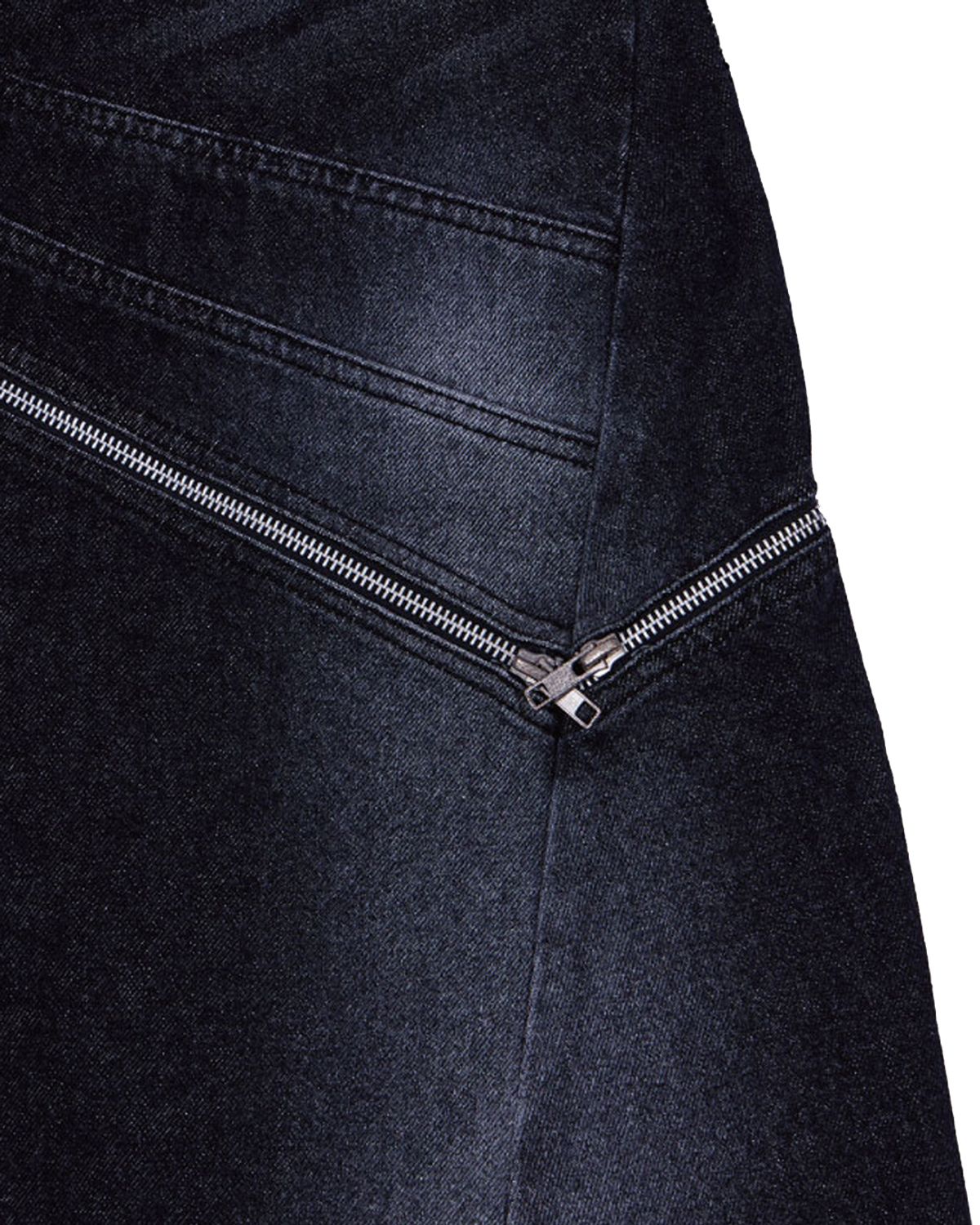 더뮤지엄비지터(THEMUSEUMVISITOR) DIAGONAL ZIPPER DETAILED WASHED DENIM SKIRT (BLACK)