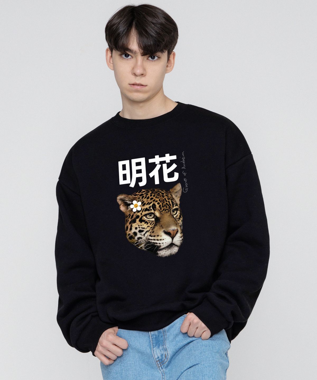 그레이버(GRAVER) [UNISEX]플라워 리얼 레오파드 센터 맨투맨_블랙