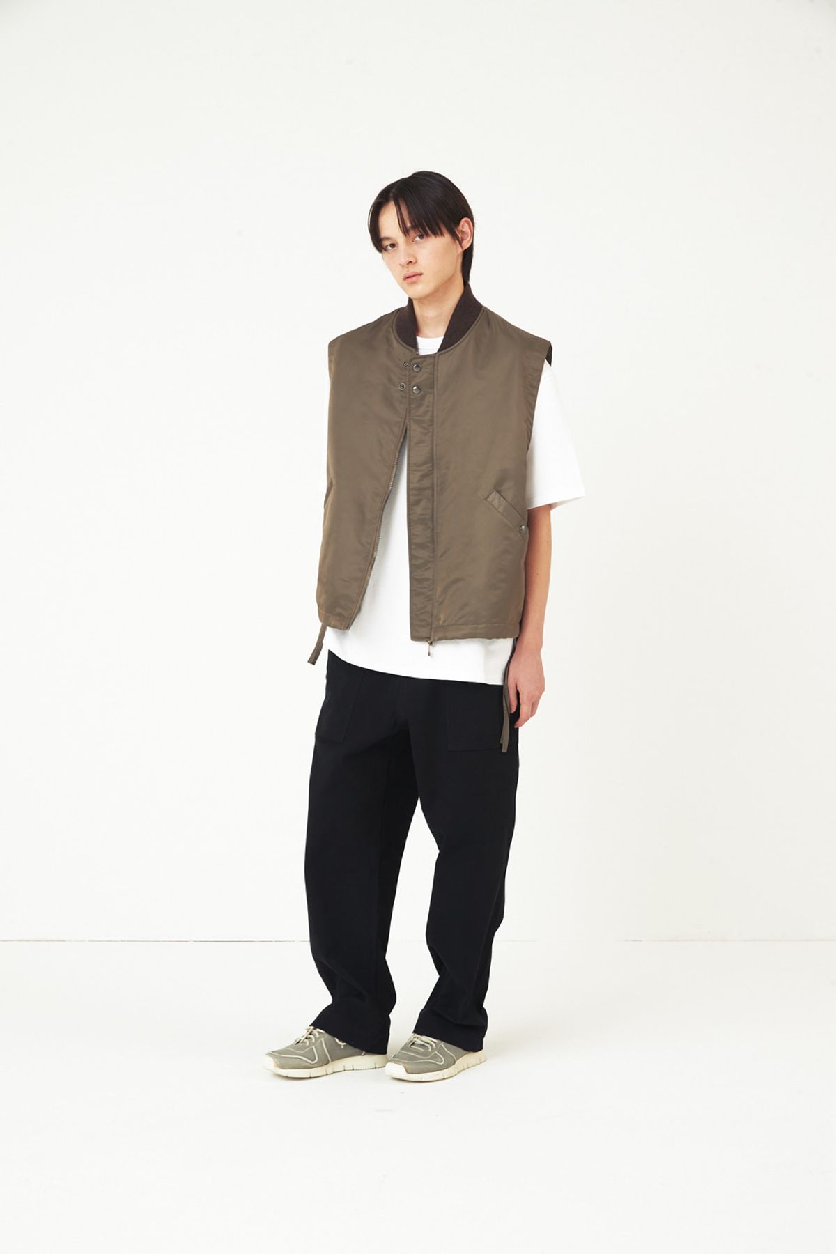 홀리선(HORLISUN) Cooper Nylon Vest Olive Night