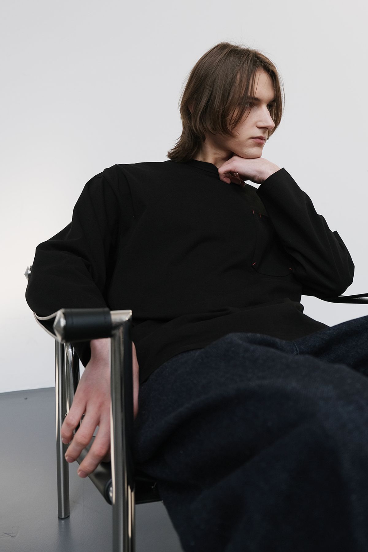 홀리선(HORLISUN) Lawrence Long Sleeve T-shirt Black