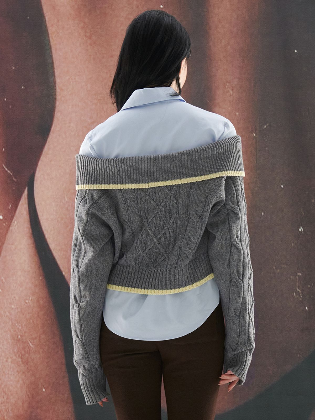 기준(KIJUN) Off-Shoulder Cable Knit Grey