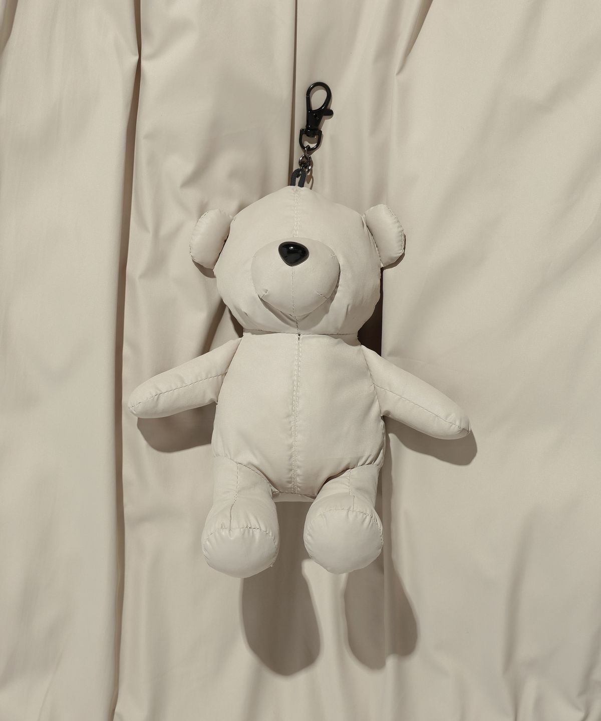 피지컬 디파트먼트(PHYSICAL DEPARTMENT) BEAR KEYRING PUFFER JACKET GREIGE