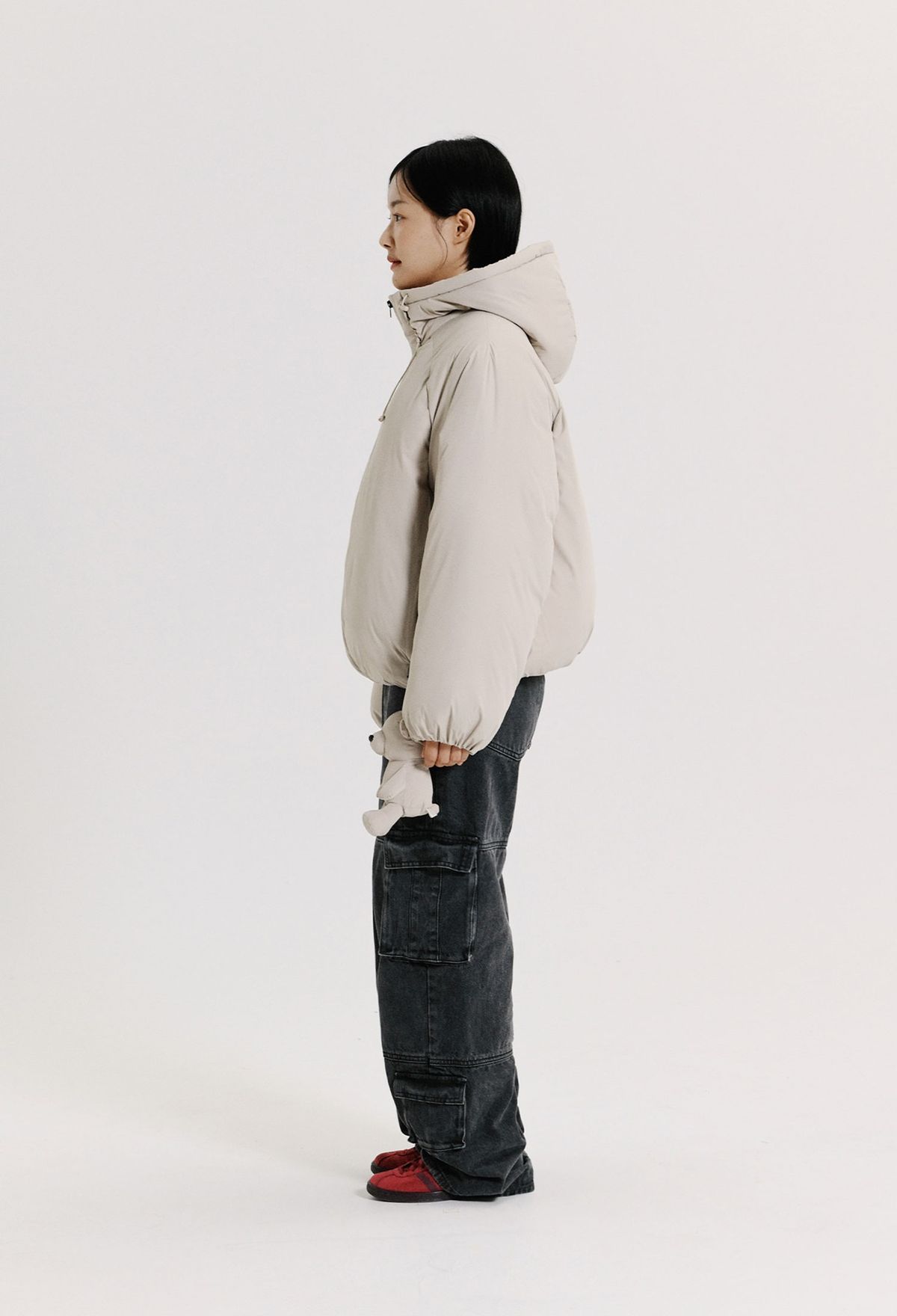 피지컬 디파트먼트(PHYSICAL DEPARTMENT) BEAR KEYRING PUFFER JACKET GREIGE