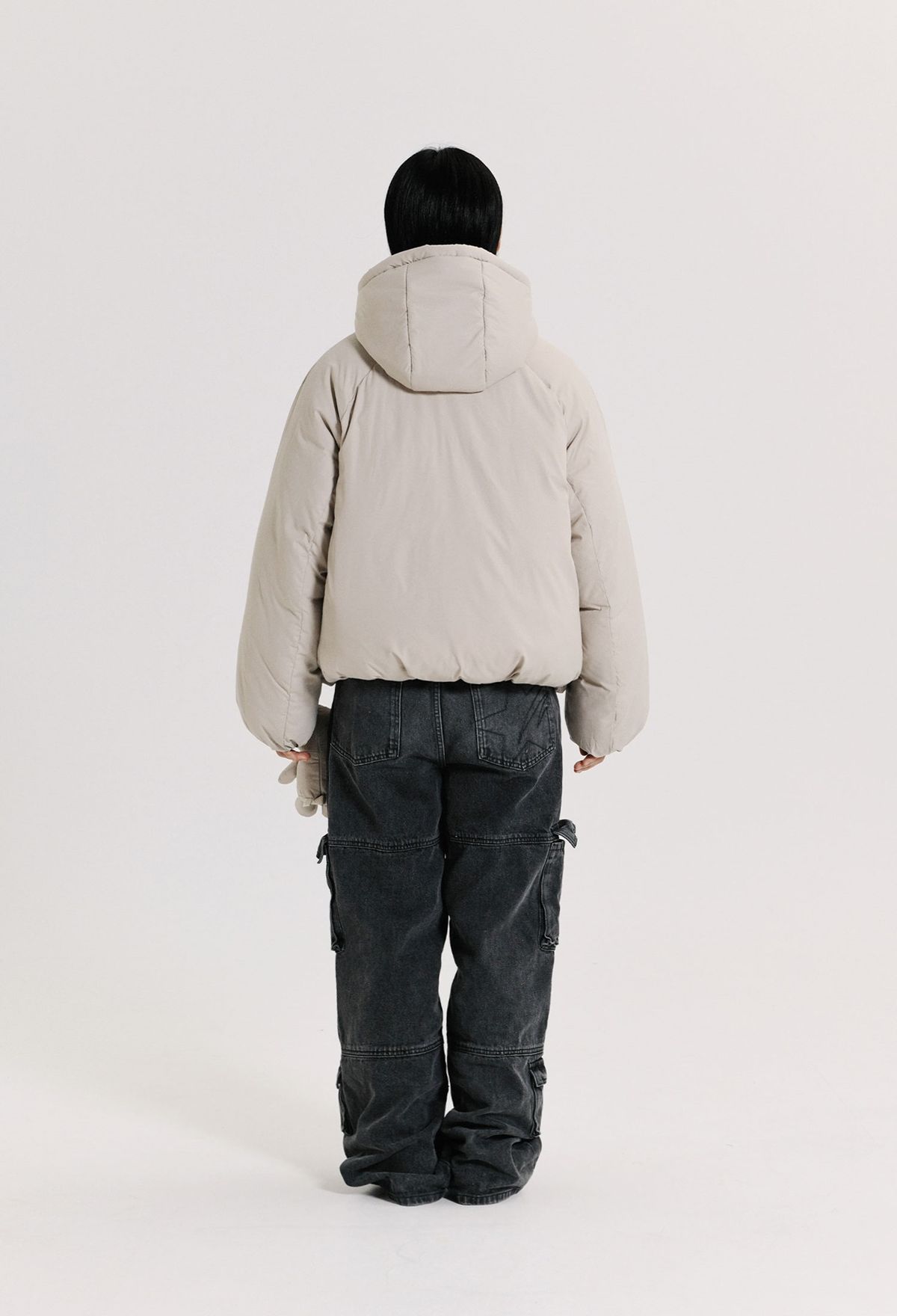 피지컬 디파트먼트(PHYSICAL DEPARTMENT) BEAR KEYRING PUFFER JACKET GREIGE