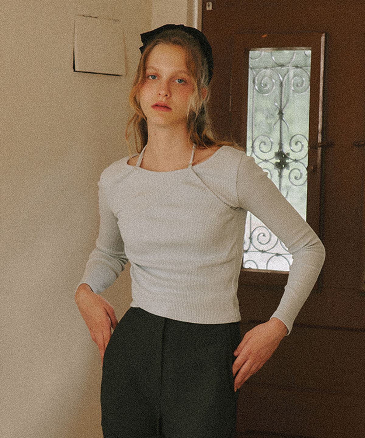 론론(RONRON) LAYERD HALTER NECK LONG SLEEVE ASH BLUE