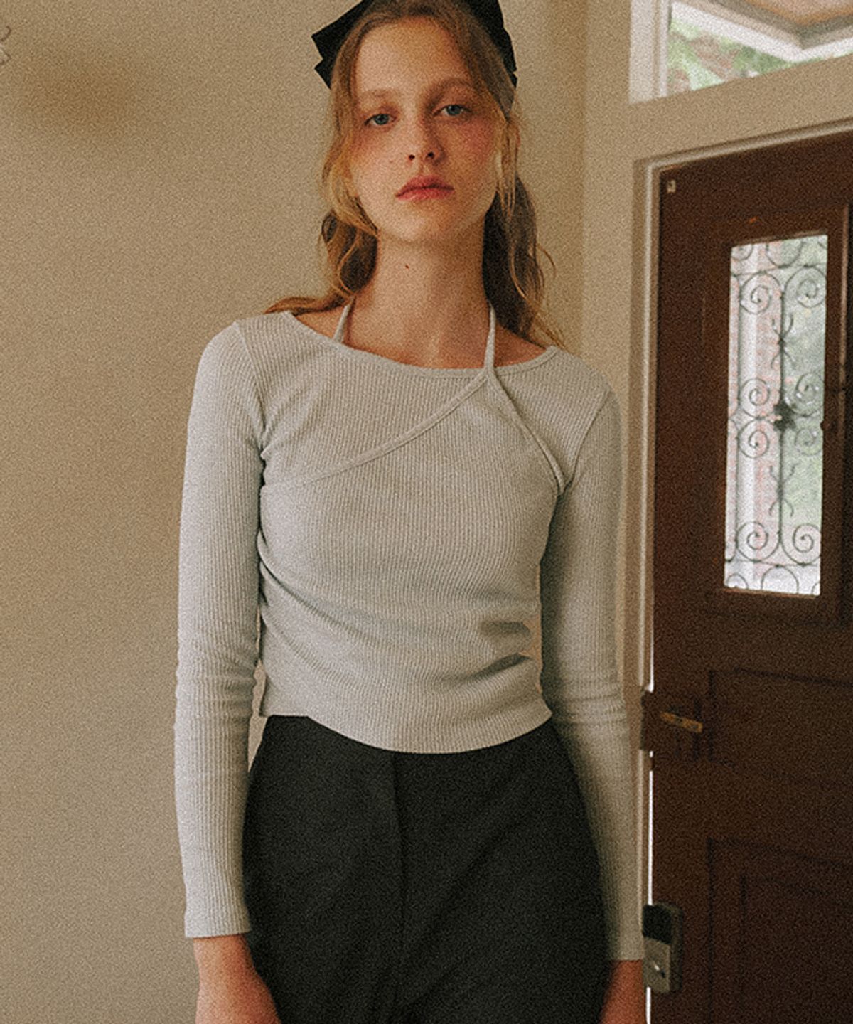 론론(RONRON) LAYERD HALTER NECK LONG SLEEVE ASH BLUE